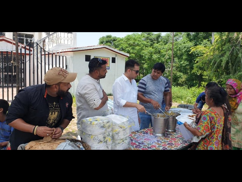 Food Langar and community meal service by Sh. Rakesh Kumar Khanna Foundation
